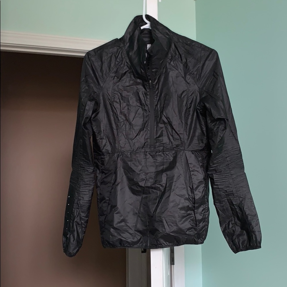 Lululemon light windbreaker